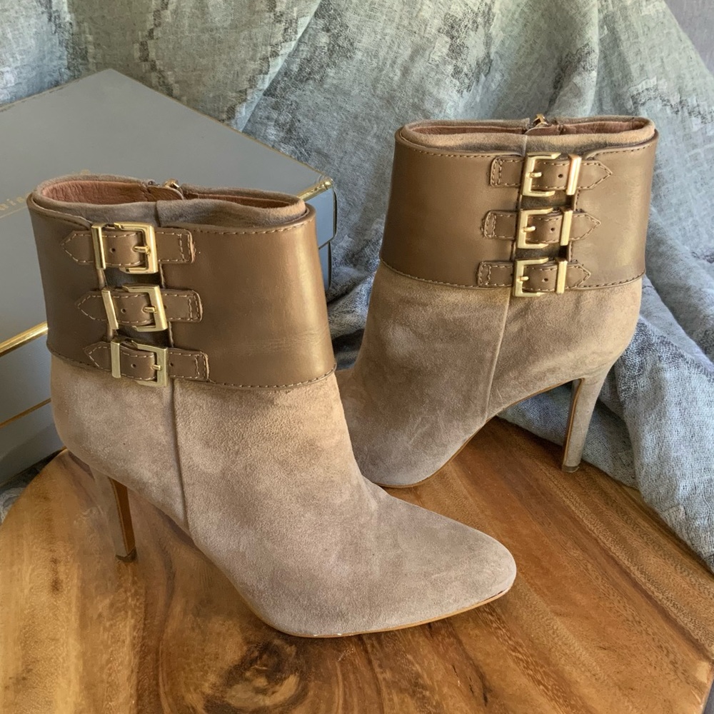 Louise et Cie -Beige Suede and Leather ankle boots